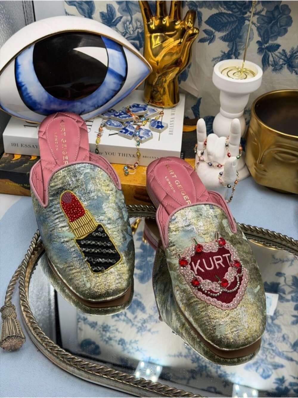 🆕 KURT GEIGER LONDON 🧿 NWOB Pink Embroidered Slipper Shoes - Sz 37 US 7